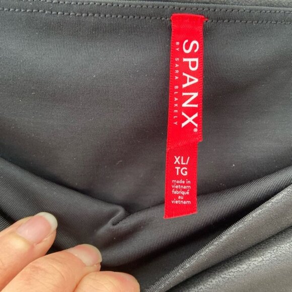 SPANX Faux Leather Black Moto Bikercore Textured Hi Rise Leggings - Picture 6 of 7